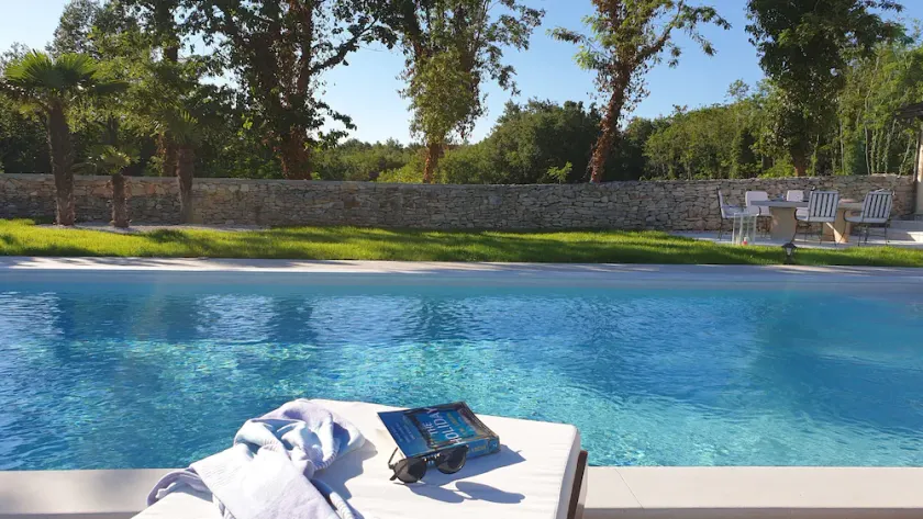 Secluded  Villa, large refreshing  pool, tranquility, family&pet friendly - Image 1
