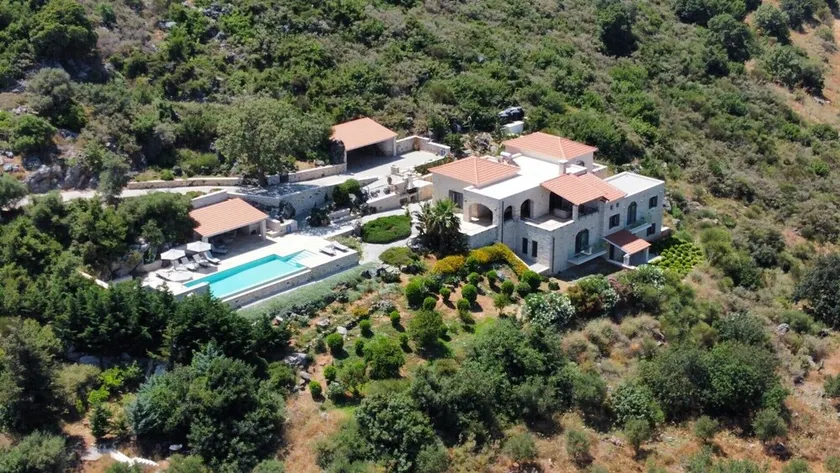 Pool-Villa Mila, heated pool, spacious Villa on 13. 000 sqm plot - Image 1
