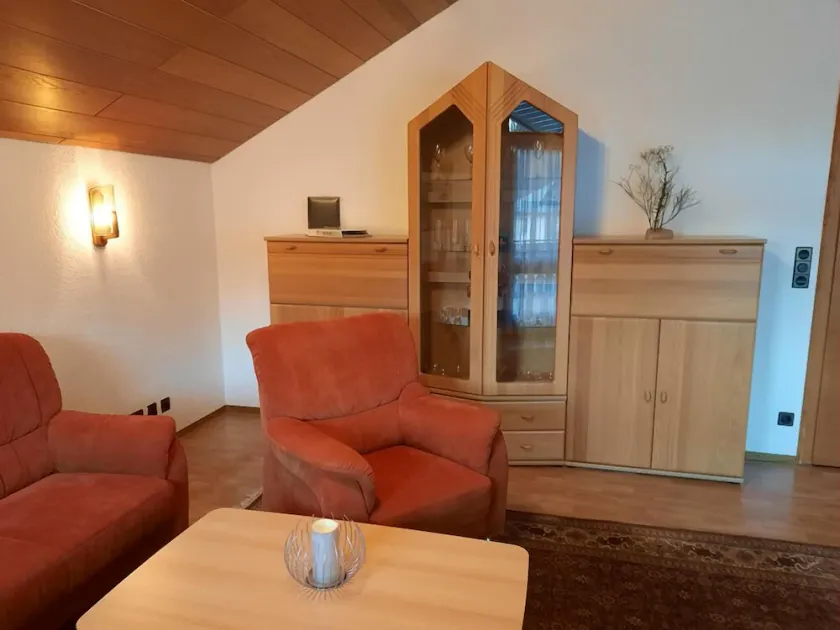 Vacation apartment (90sqm) in a quiet location right on the edge of the forest - Image 1