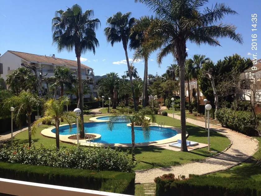 Bel appartement 3 chambres avec parking privé,  jardins, piscines, à la plage - Image 1
