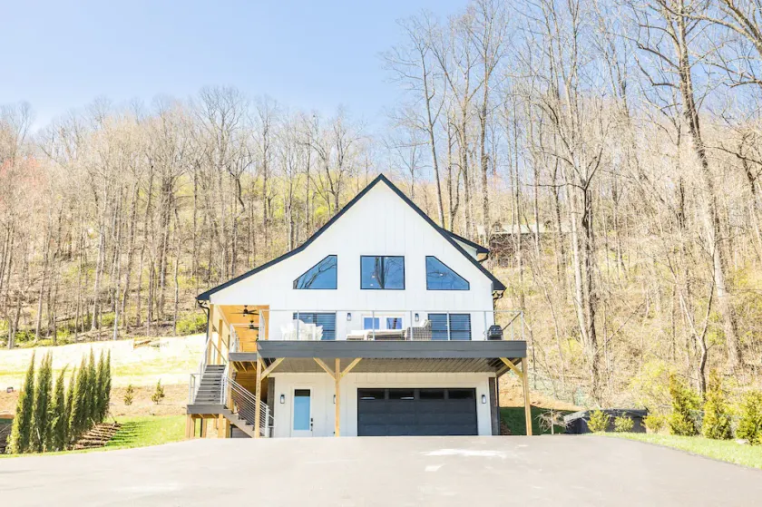 Stoney Mountain View’s One - Image 1