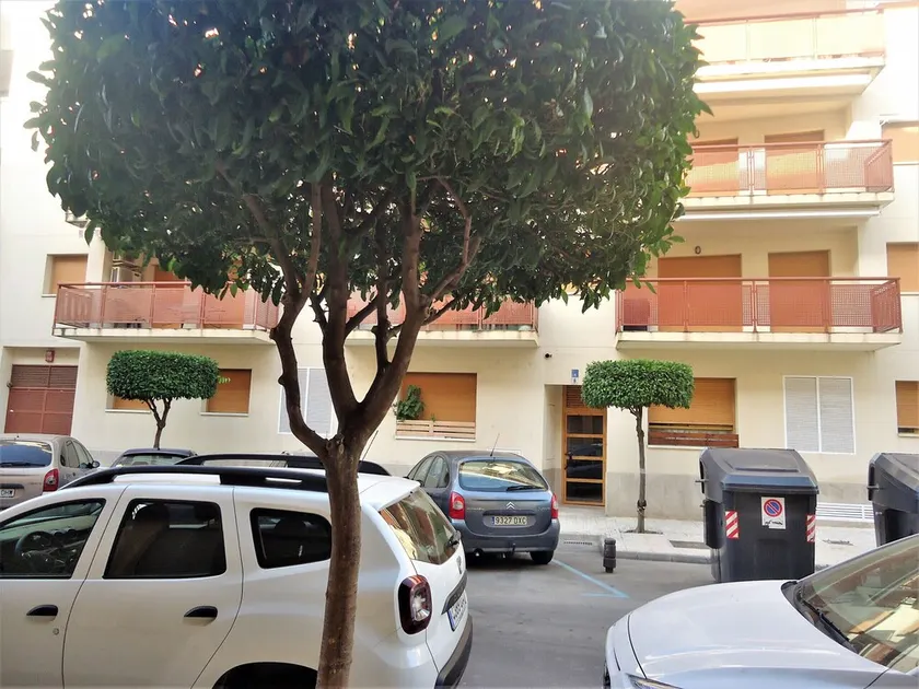 Campana Building - Image 1