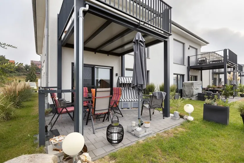 Apartamento \"20b Am Goitzsche See\" com vista para o lago, terraço privado e Wi-Fi - Image 1