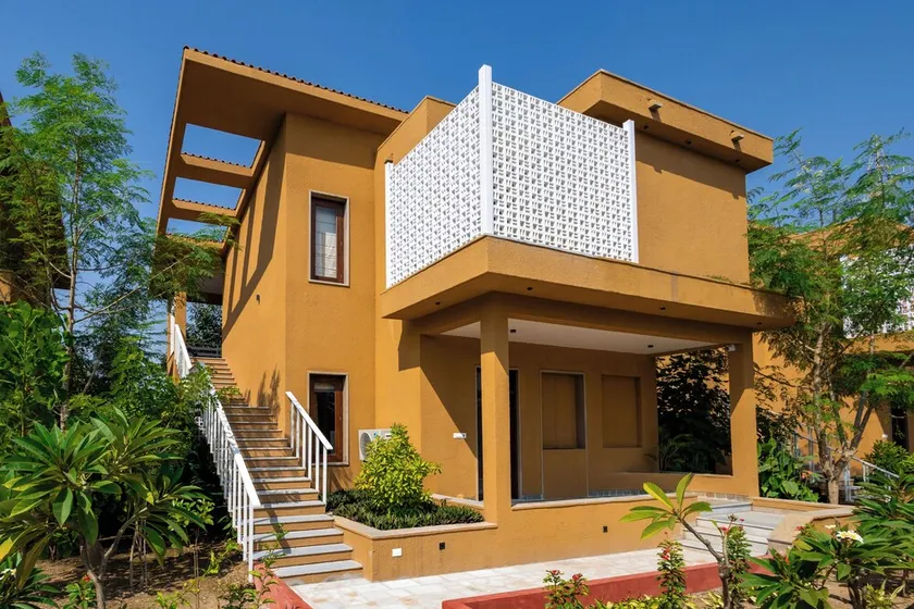 Still River Suites with Heated Pool, Jacuzzi by ELIVAAS - Image 1