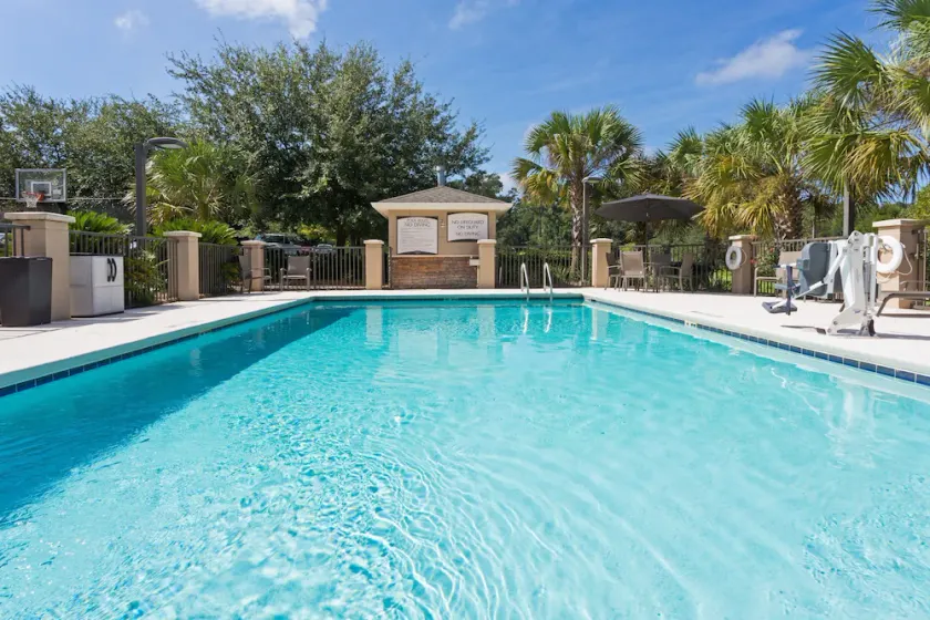 2 Bedroom Suite in Tallahassee! Free Breakfast + On-Site Business Center - Image 1