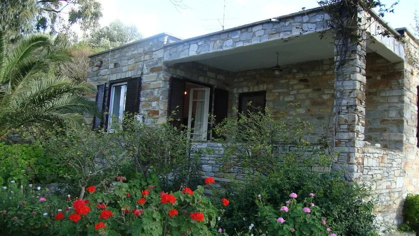 Perfect for a for a quiet relaxing vacation, very close to 2 of the best beaches - Image 1