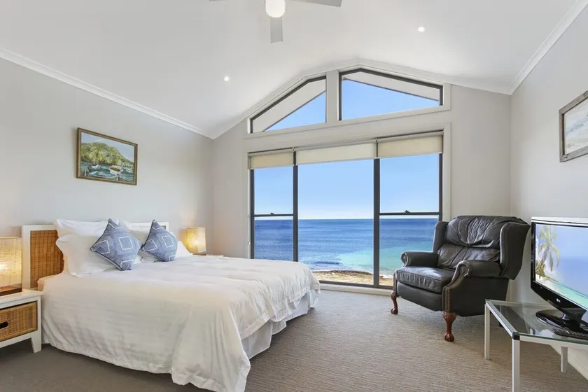 South Pacific Beach House - Image 1