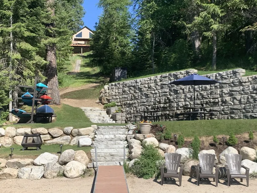 Breathtakingly beautiful, all season, all occasion lake front getaway! - Image 1