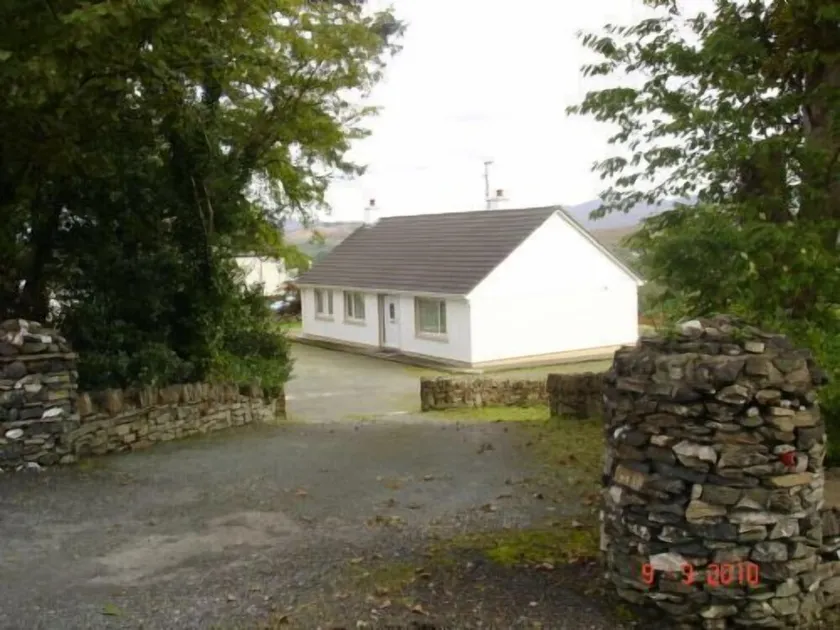 Bradleys Cottage Creeslough - Image 1