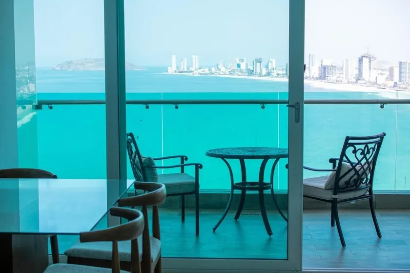 Beautiful Malecon and Beyond 1502 Torre eMe - Image 1
