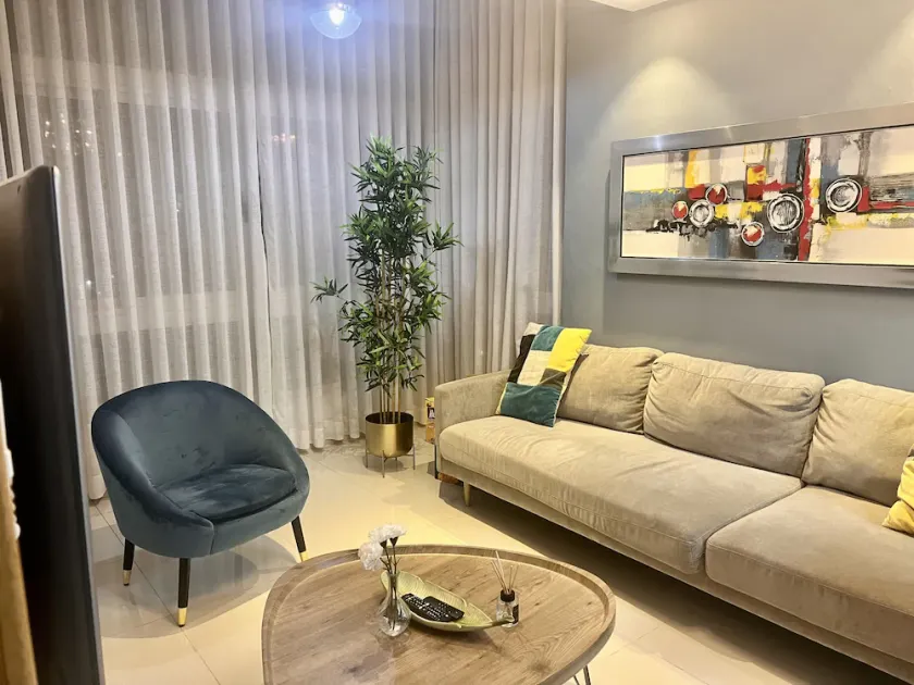 One Bedroom Luxury and centric apartment , pool , gym - Image 1