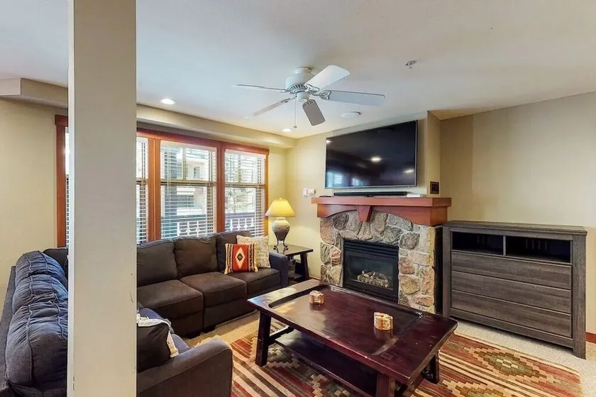 2307- Two Bedroom + Den Deluxe Eagle Springs East by RedAwning - Image 1