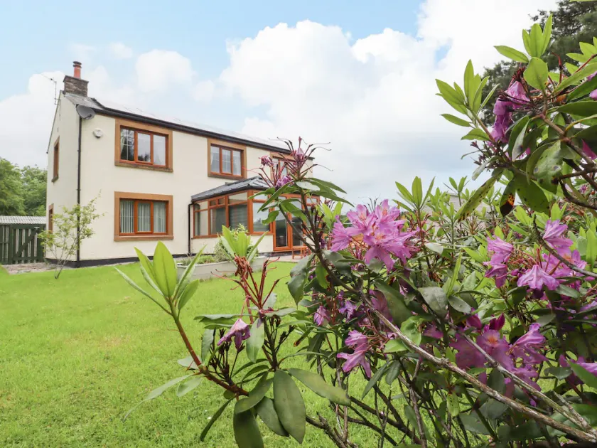 Landhaus mit Garten | Flussblick - Image 1