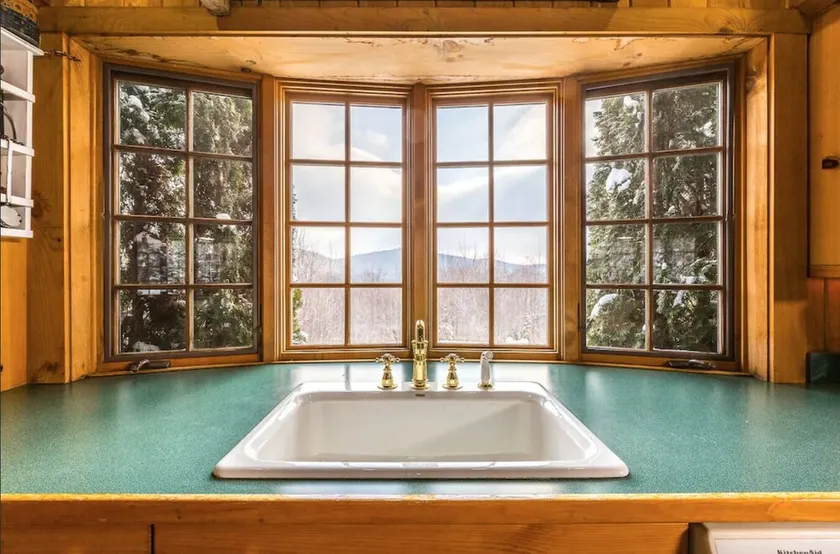 Luxury Two-Home Vermont Retreat Near Ski Resorts – Pool, Hot Tub & Sauna - Image 1