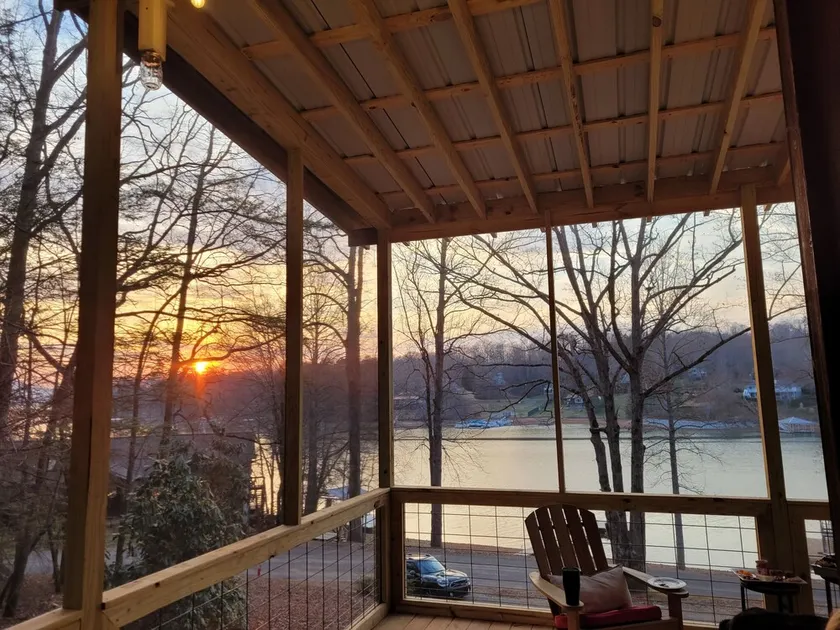 Lake Front Tiny Home on beautiful Lake Chatuge - Image 1