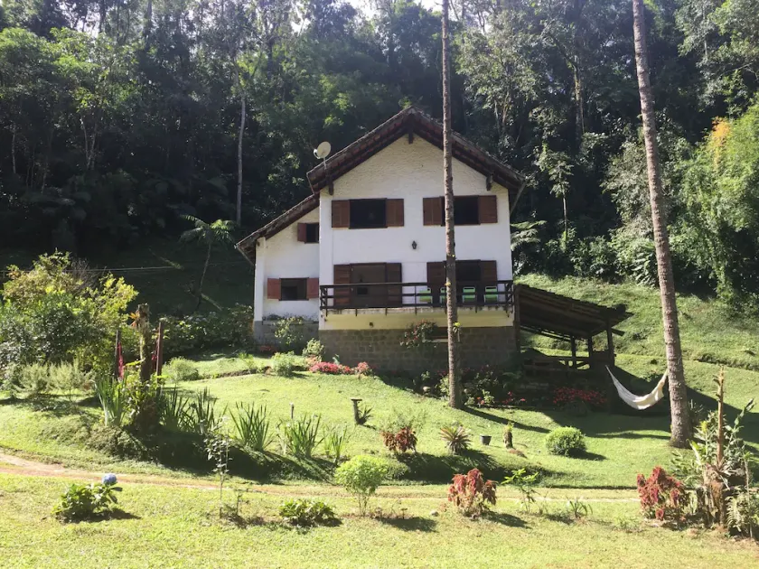 CASA EN MEDIO A NATURALEZA - MARINGÁ MG - Image 1
