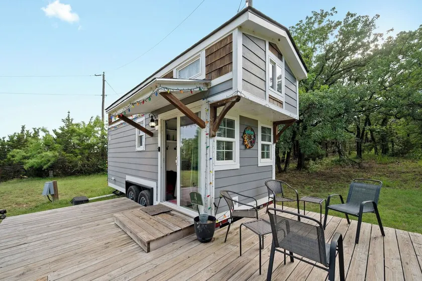4 Tiny Town Hico - Big Texas Ranch Experience - Image 1