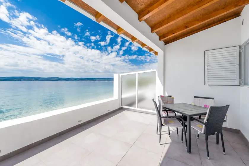 Luxury apartment on the beach 2 - Image 1