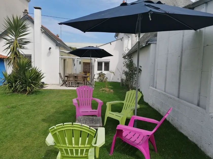 Single-storey house in town center, 400m from beaches - Image 1