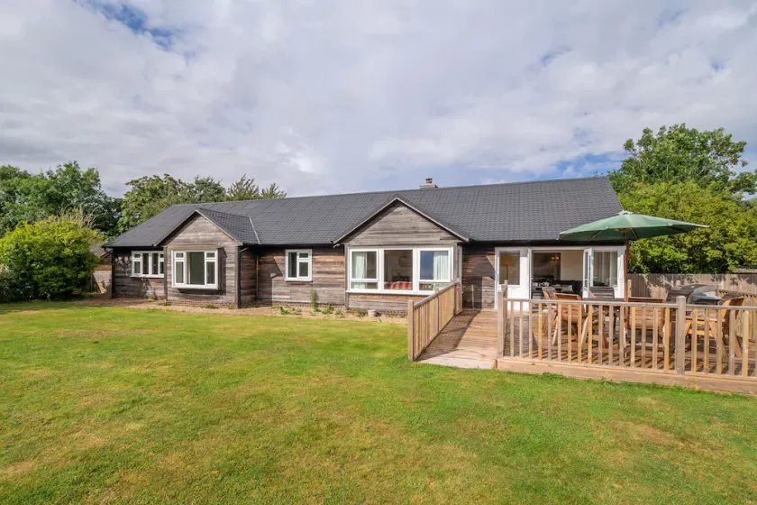 Majors Lodge - Image 1