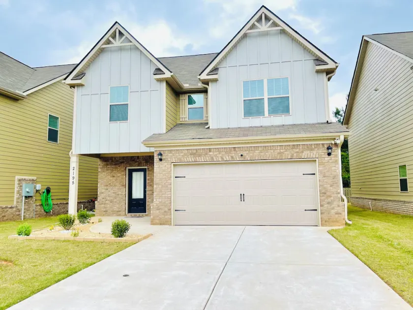 Beautiful New Cozy Home in a Gated Community - Image 1