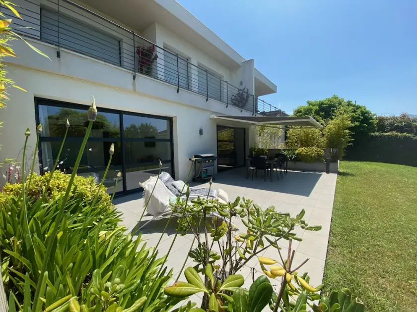 Privathaus 200m vom Strand 107m Luxus-T4 + 50m² Terrasse - Image 1