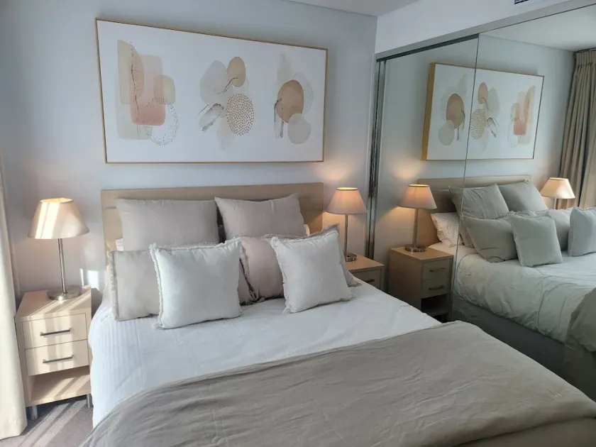 CBD Deluxe Private 2 bedroom apartment - Image 1