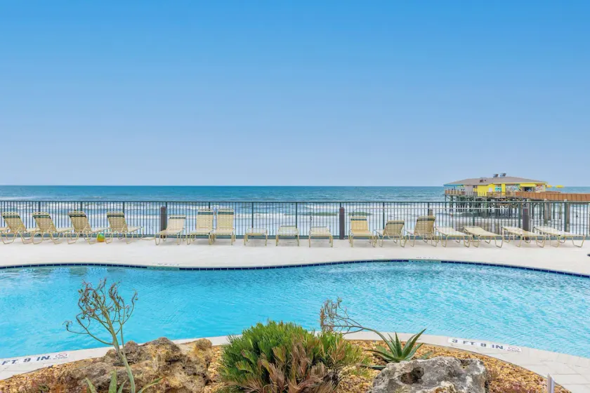 The Coastal Current at Tropical Suites Sunglow Resort - Image 1