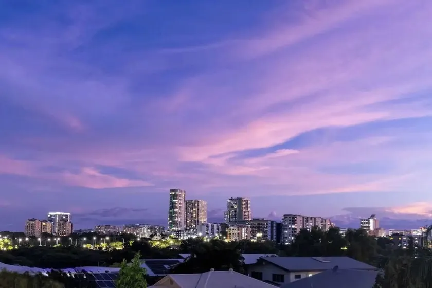 Sunsets & City Skyline Views with Pool - Image 1