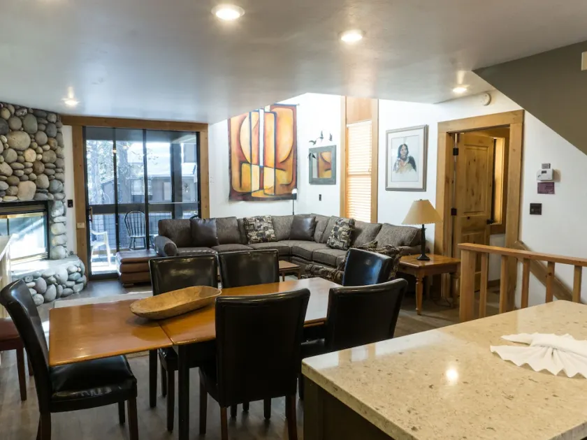 3132 Aspen Grove - Image 1