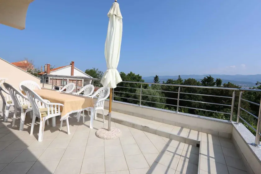 Holiday apartment with air conditioning and sea view - Image 1