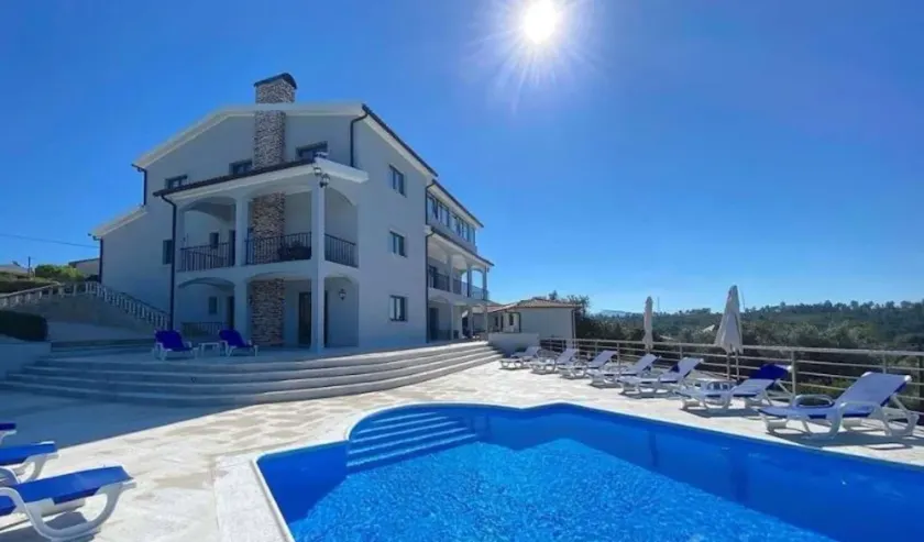 Vila Flor Luxury Villa Secarias, Nr Arganil, with stunning infinity Pool - Image 1