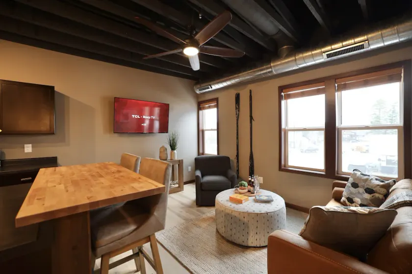 1 BDRM Downtown Minocqua! Perfect for couples or work trips! - Image 1