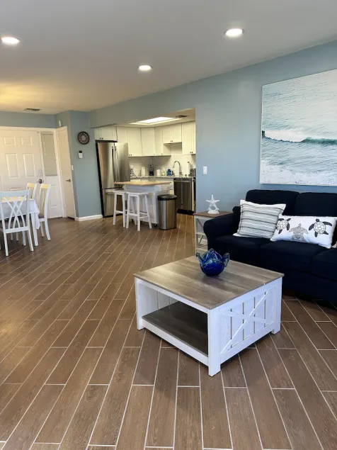 Immaculate First Floor Beach Side Escape - Image 1