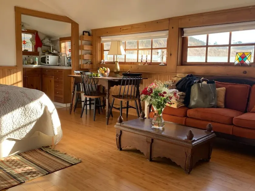 Estero Schoolhouse Guest Studio - Image 1