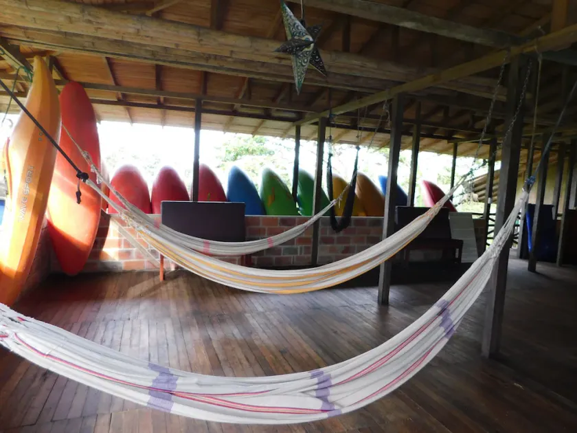 Kayak Hostel Ecuador - Image 1