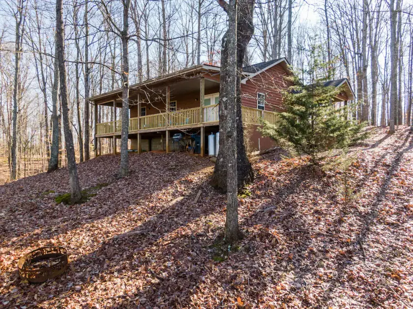 3 miles from Wolf Creek Dam! Boat and camper parking available - Image 1