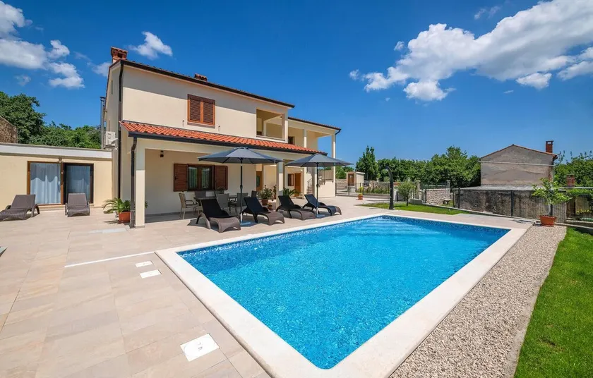 Pet Friendly Home In Labin - Image 1