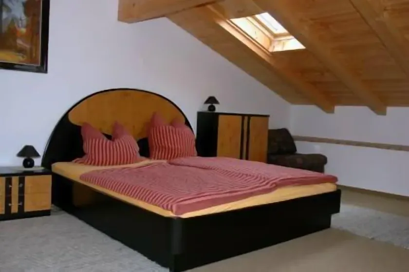 Ferienwohnung im Bauernhof, 2 Schlafzimmer, Wohnküche, Dusche/wc, Balkon - Image 1