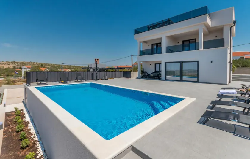 Pet friendly home in Tinj - Image 1