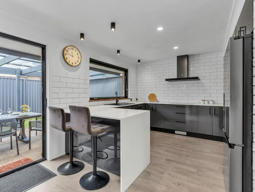 Ultimate Beachside Haven in Cabarita - Pet Friendly - Image 1