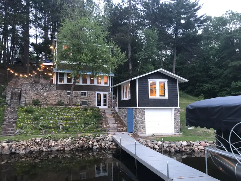 Malerisk hytte på Pittoreske Sibley Lake ** INKLUDERER PONTOON!** 8 sovepladser - Image 1