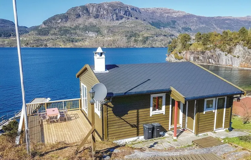 Lovely Home In Eikelandsosen With Sauna - Image 1