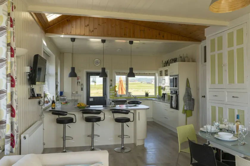 Large Bungalow sleeps 11. Beautiful views, big garden, lots of parking. - Image 1