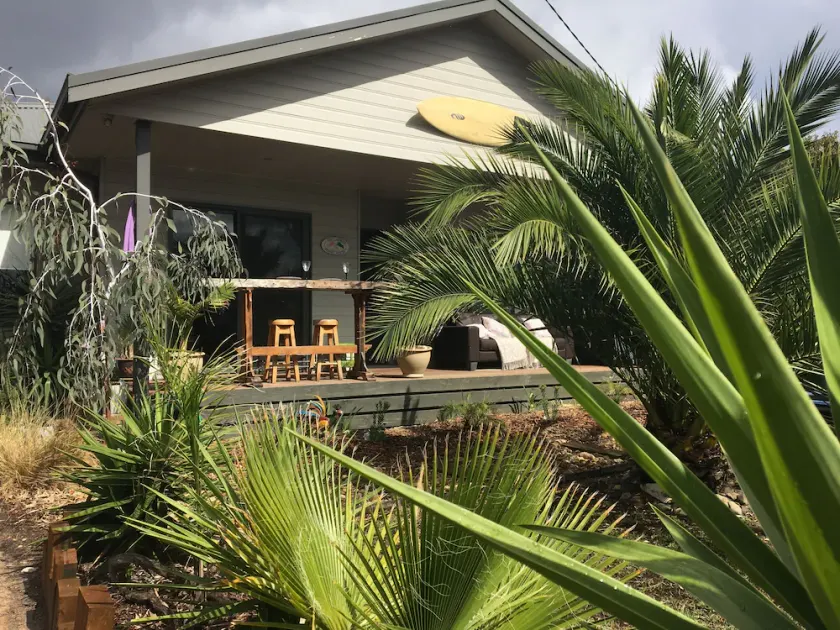 Private , tranquil cosy retreat with massage chair-l - Image 1