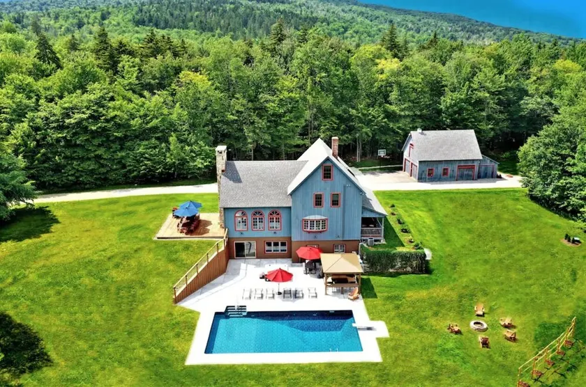 Luxury Two-Home Vermont Retreat Near Ski Resorts – Pool, Hot Tub & Sauna - Image 1