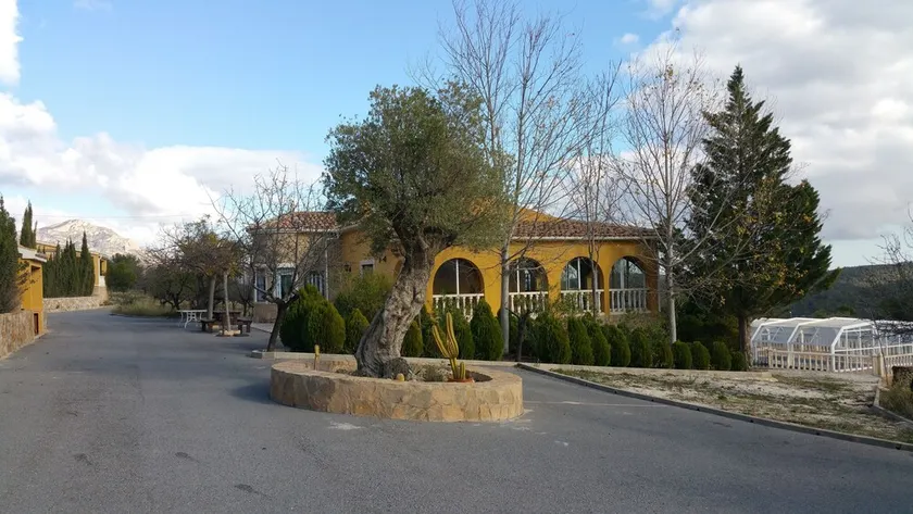 Villa 15 Minuten von Alicante, kostenloses WLAN, Innenpool, ideal für Familien - Image 1