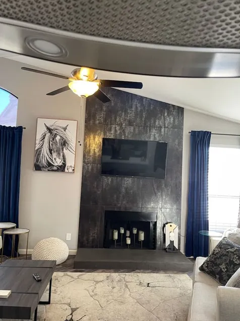 Modern 3BR w/Private Heated Pool Near Westgate + Cardinals Stadium + Race Way, - Image 1