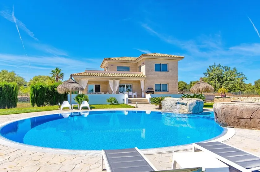 Modern Farmhouse \"Finca Torrat\" near Muro and Playa de Muro - Image 1