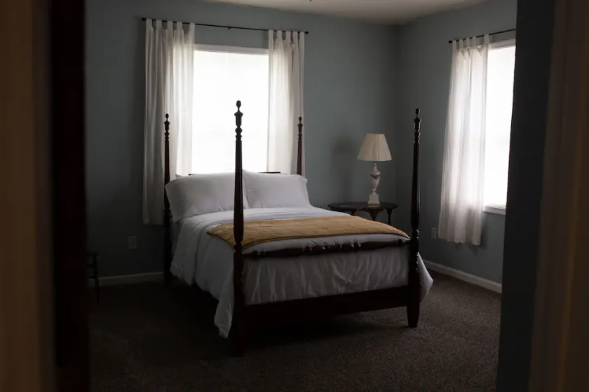 Fondren Cottage - close to restaurants, hospitals. Cozy & comfy! - Image 1